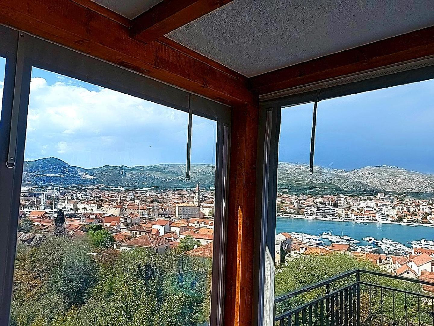 Apartmani Balan S Vanjskim Bazenom Trogir Zimmer foto